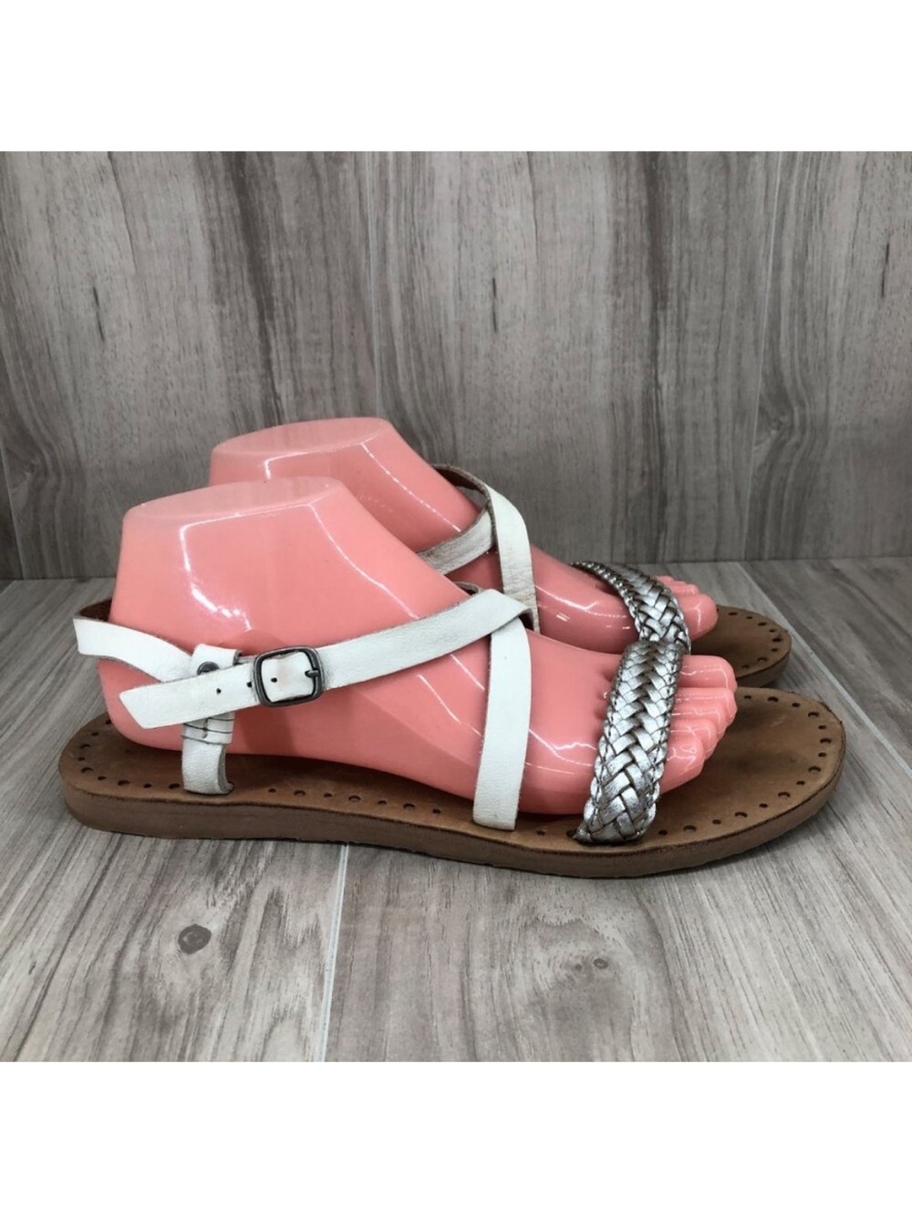 Ugg Sandals Womens 9 Jordyne White Leather Buckle Strap Flat Shoes